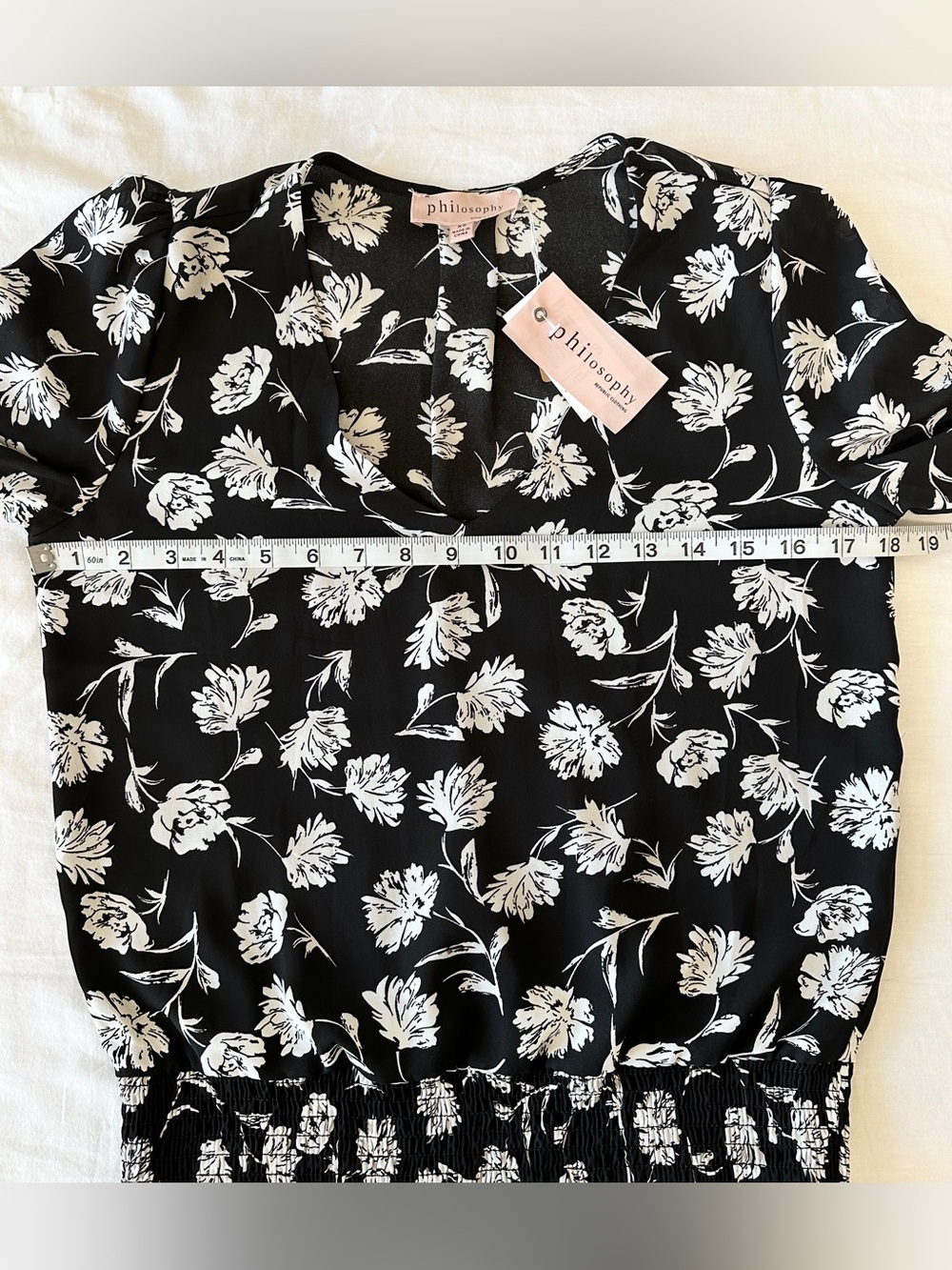Philosophy Floral Blouse Black White Womens Size XS Smocked Waist New NWT - Picture 5 of 10